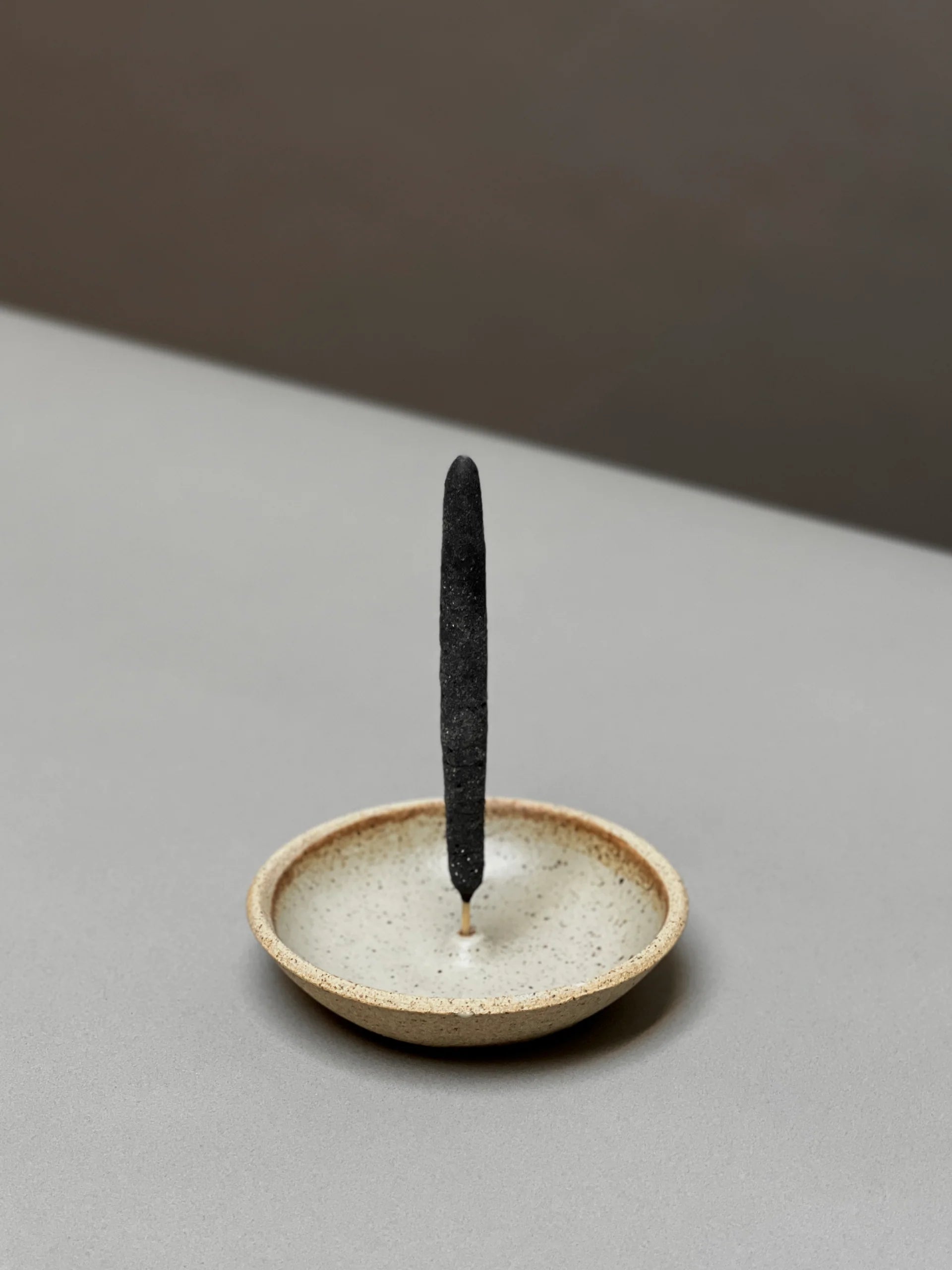 Stoneware Holder (Piker White)